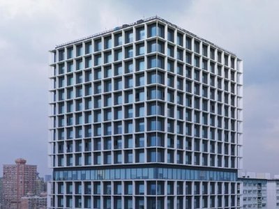 辉立证券:卓越睿新给予目标价175港元